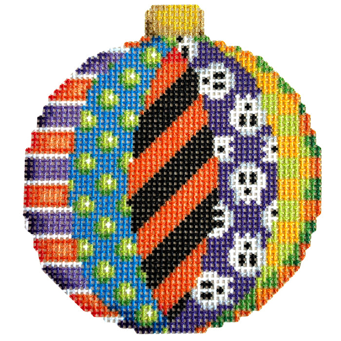 NTG TS560 - Skull Patch Ball Ornament